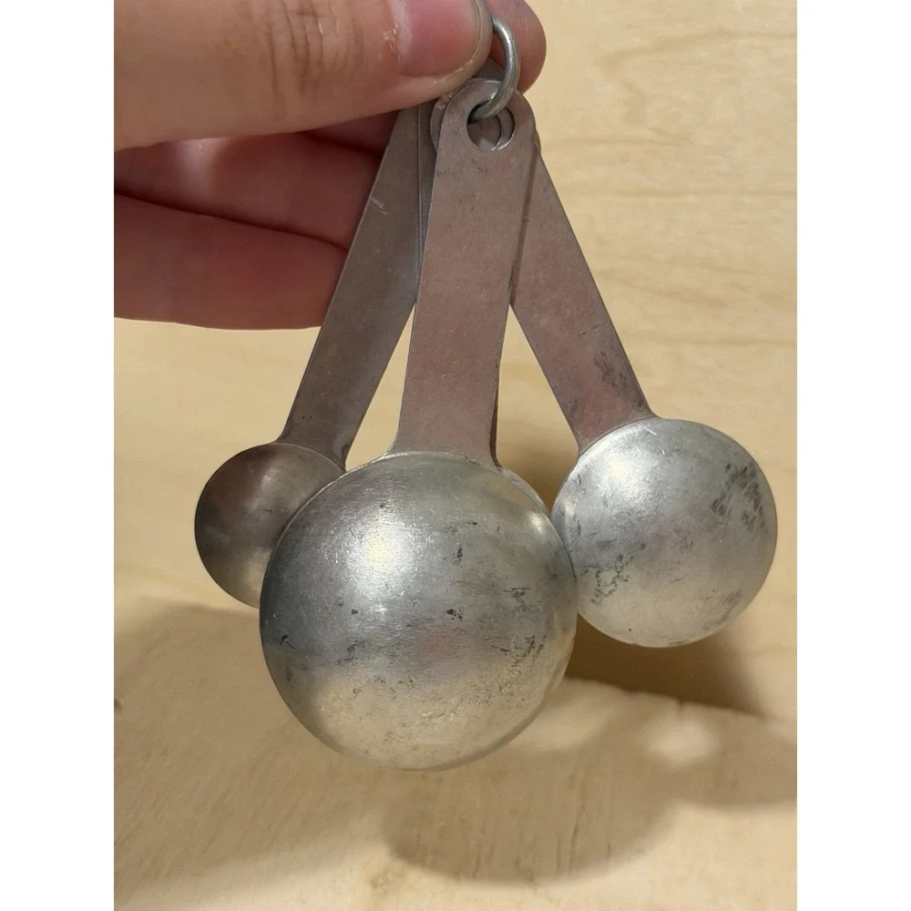 vintage aluminum nesting measuring spoons